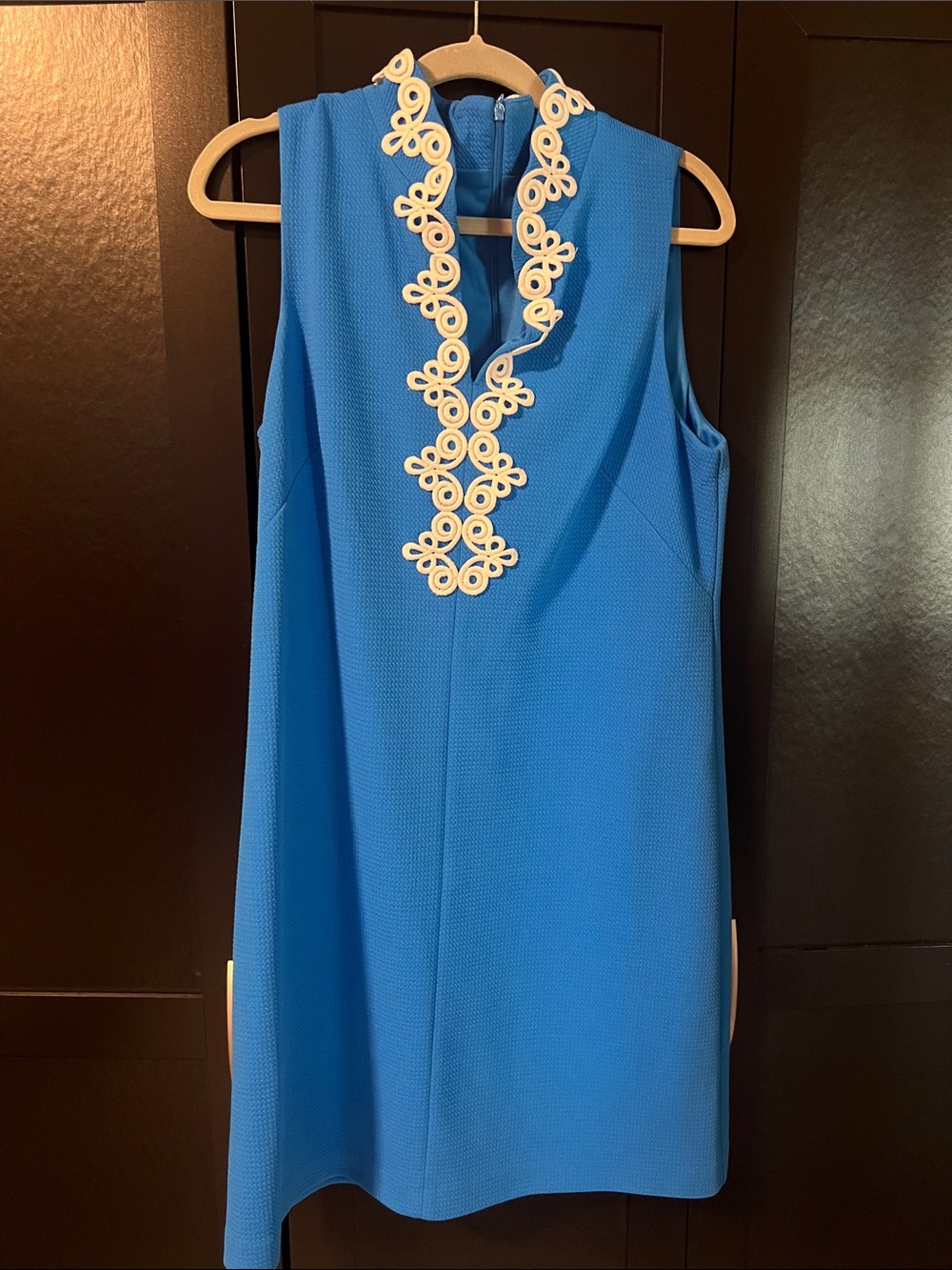 Vince Camuto Bright Blue Sleeveless Shift Dress with White Floral Trim